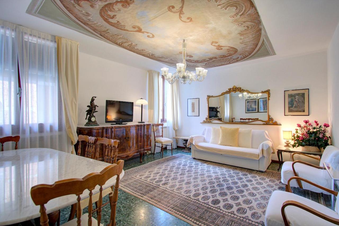 Marco Canal-Views Venedig Exterior foto